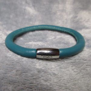 Endless Single Green Bayou Leather Bracelet Silver Clasp By JLO 9 inch NEW A67